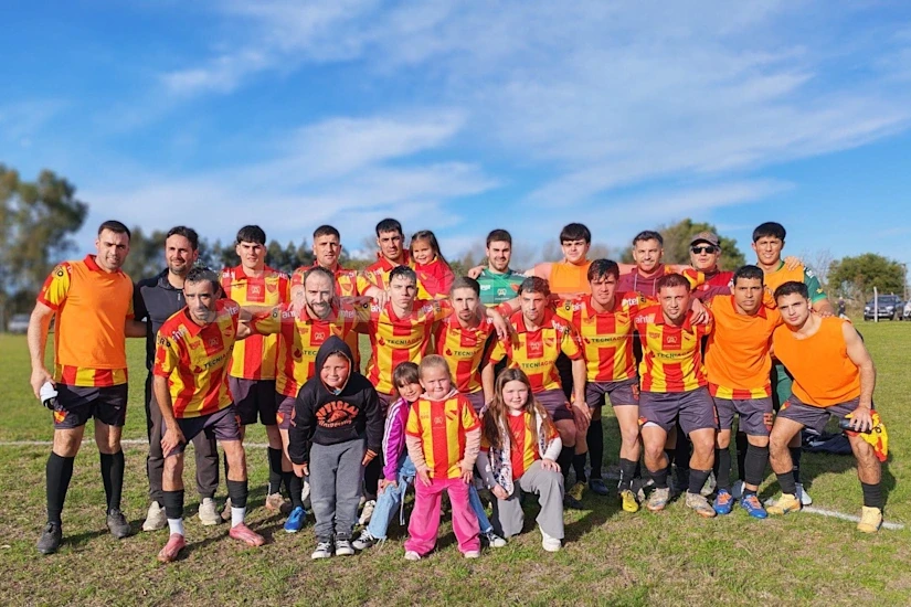 Santa Emilia abrió la cuarta fecha del Clausura con triunfos ante Colonia en Tercera y Primera y se afianza en la anual.