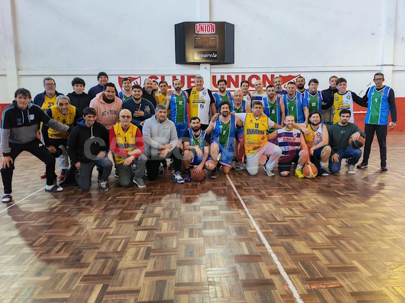 Cardona recibe un triangular de básquetbol con entrada gratuita en el gimnasio del Club Unión — imagen 3