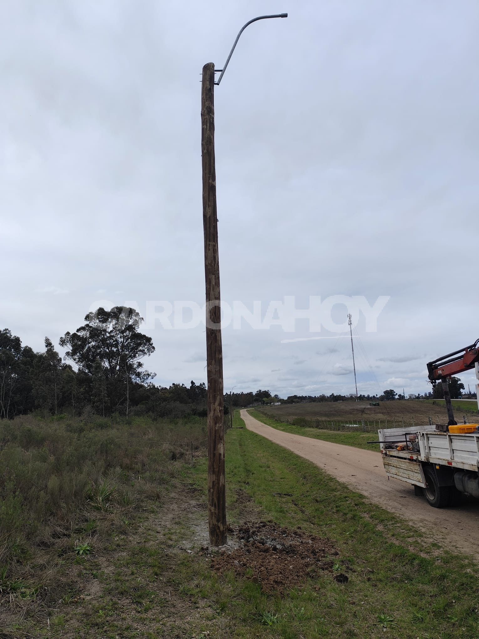 Municipio de Cardona mejora con iluminación solar acceso a Juan Jackson — imagen 3