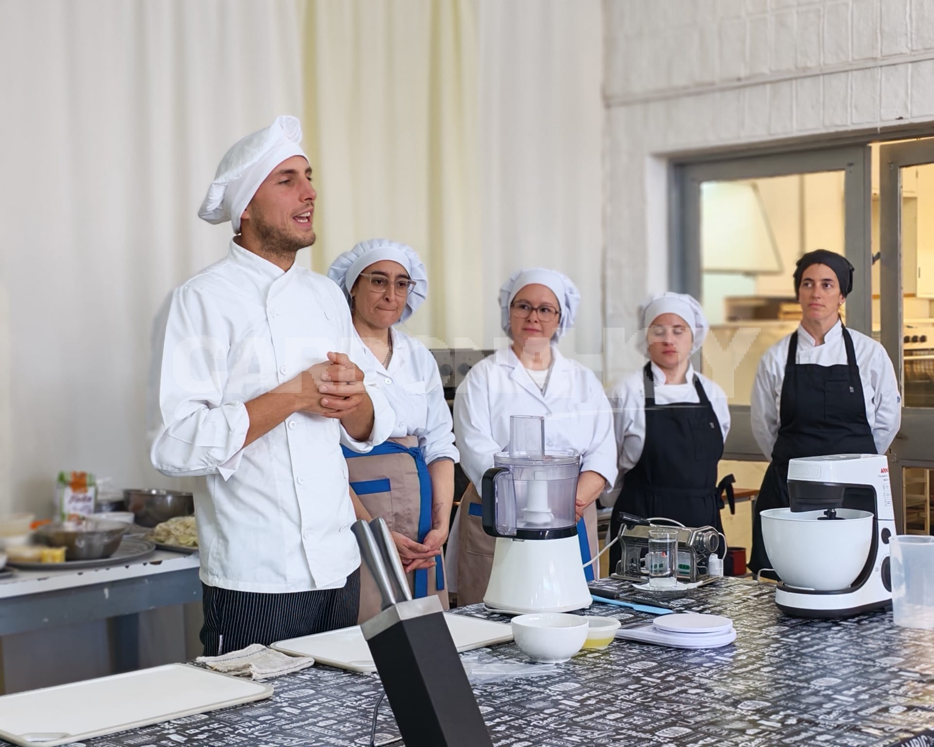 Gioele Bricco destacó el intercambio gastronómico durante su recorrida por Colonia