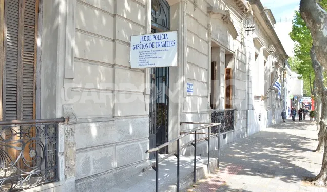 Condenan a dos años y ocho meses de prisión a un policía de Colonia por abuso sexual