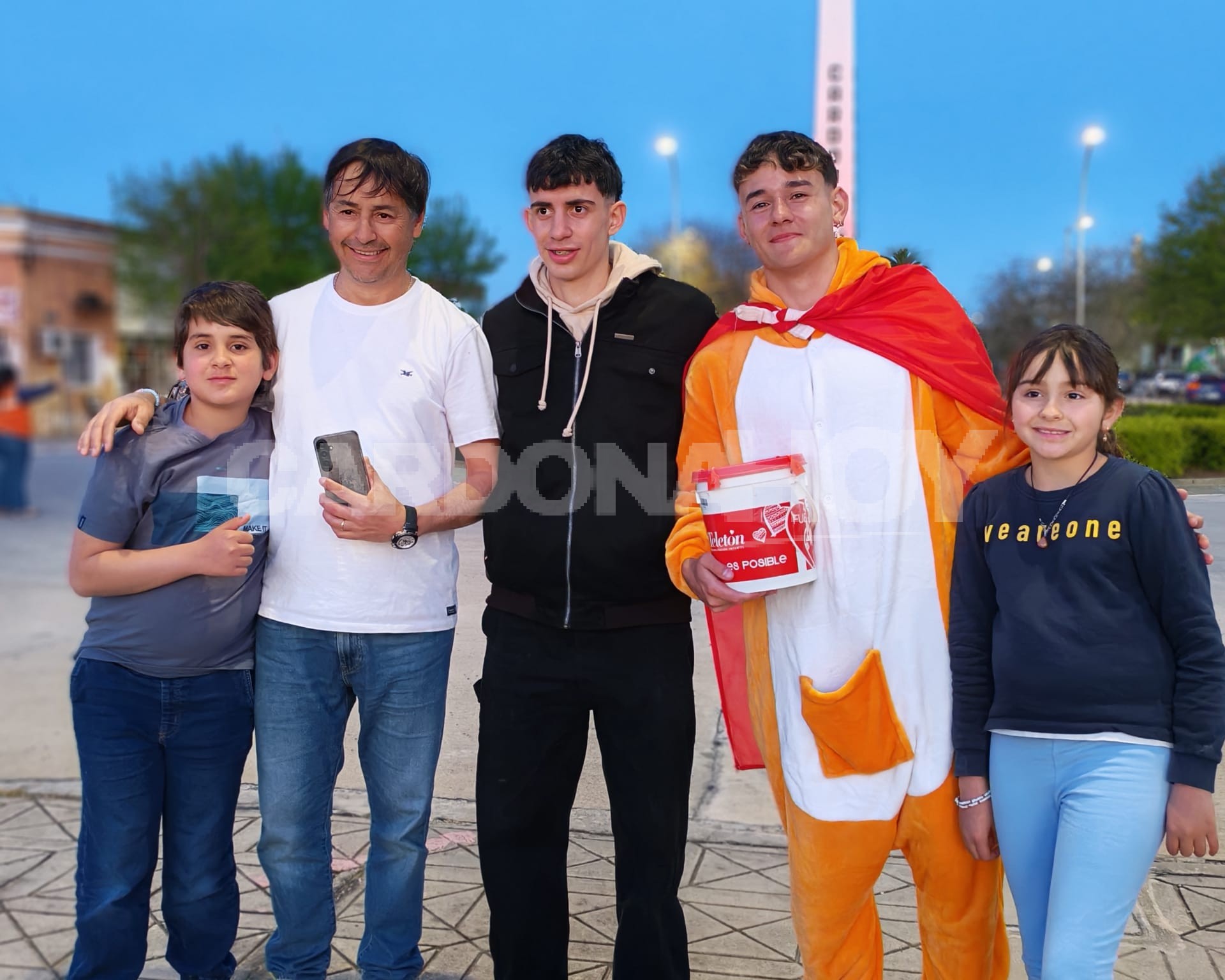 Joven fraybentino llegó a Cardona en caminata solidaria a beneficio de Teletón uniendo Montevideo y F. Bentos.