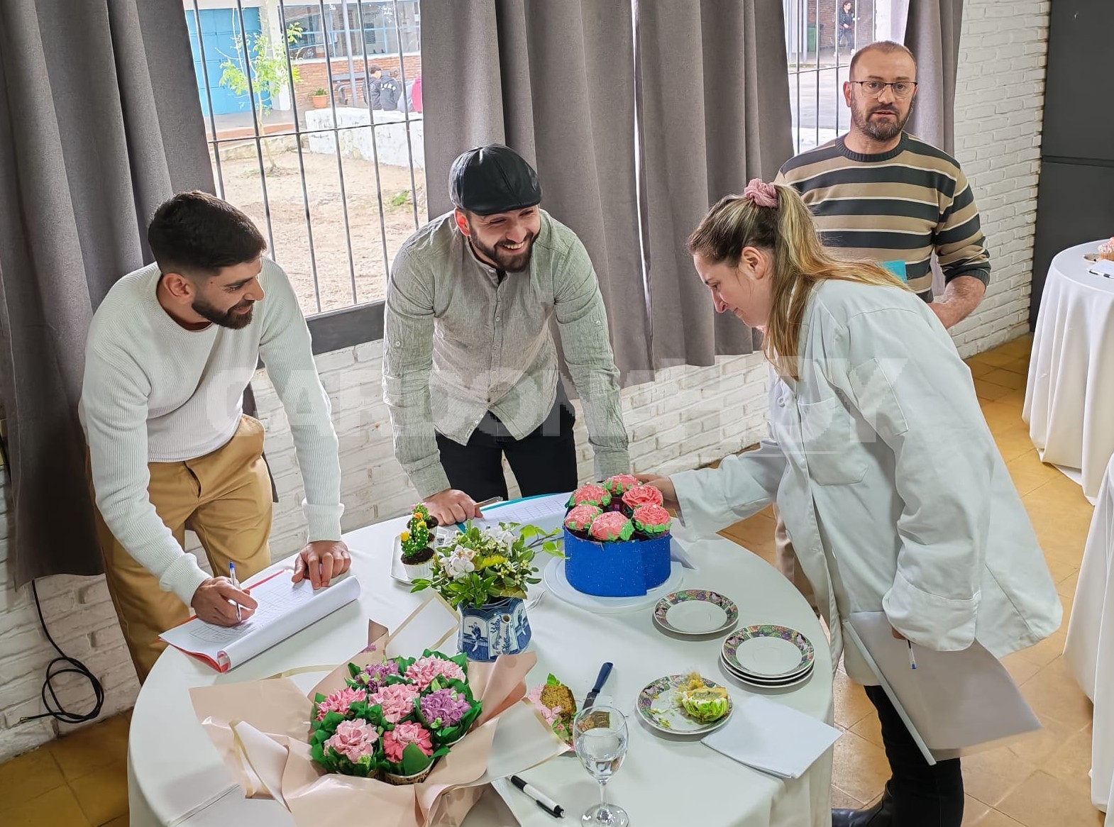 Sofía Alfonsín obtuvo el primer premio en “Dulce Encuentro”, el concurso de repostería que reunió a exalumnos de UTU Cardona — imagen 5