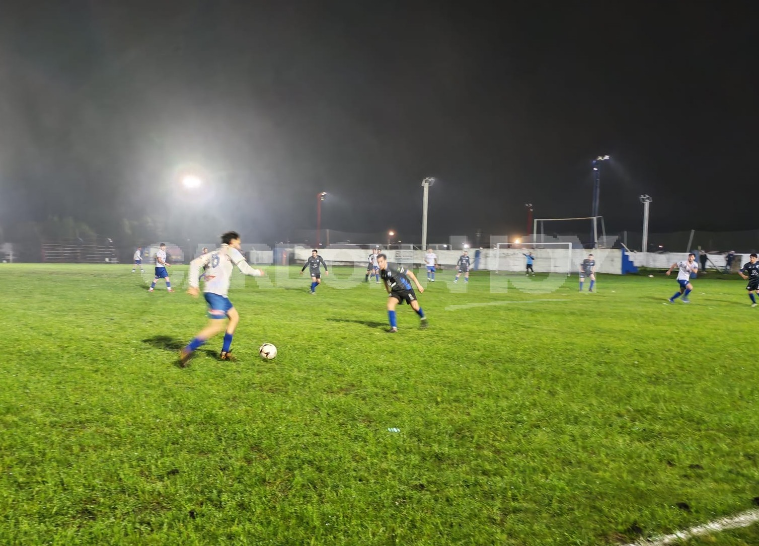 Nacional venció a Colegiales y sumó su segundo triunfo en la Liga Mayor con Lucas Rodríguez decisivo en el final
