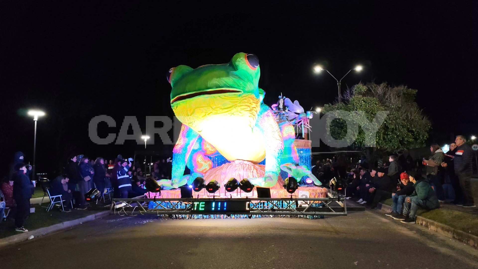 Novenos Unidos ganaron el Concurso de Carrozas del 55.º Rendez Vous Estudiantil con «Desestancate»