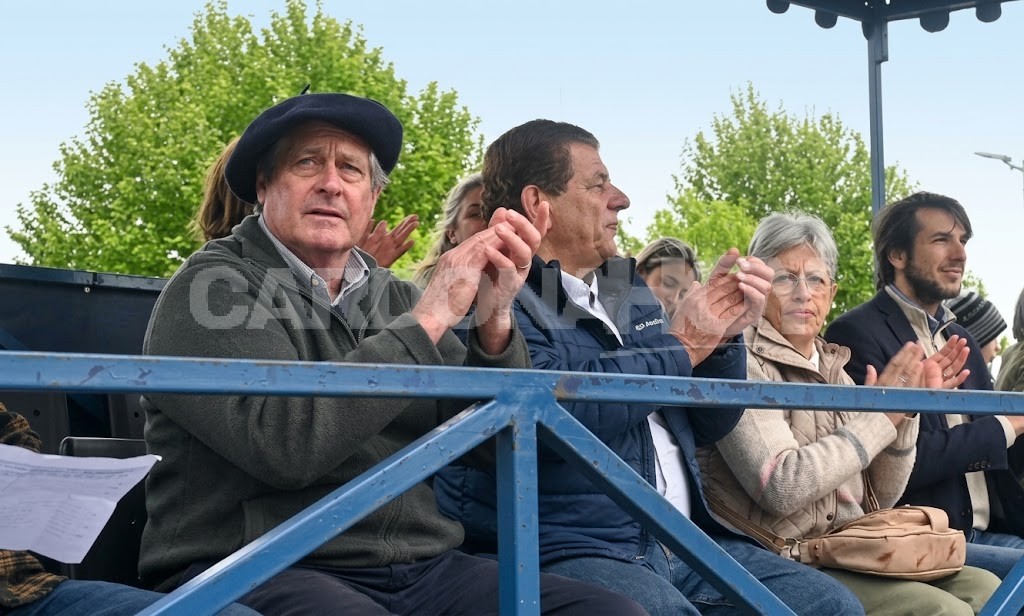 Besozzi destacó el trabajo artesanal de las carrozas y el compromiso de los jóvenes con el Rendez Vous de Cardona