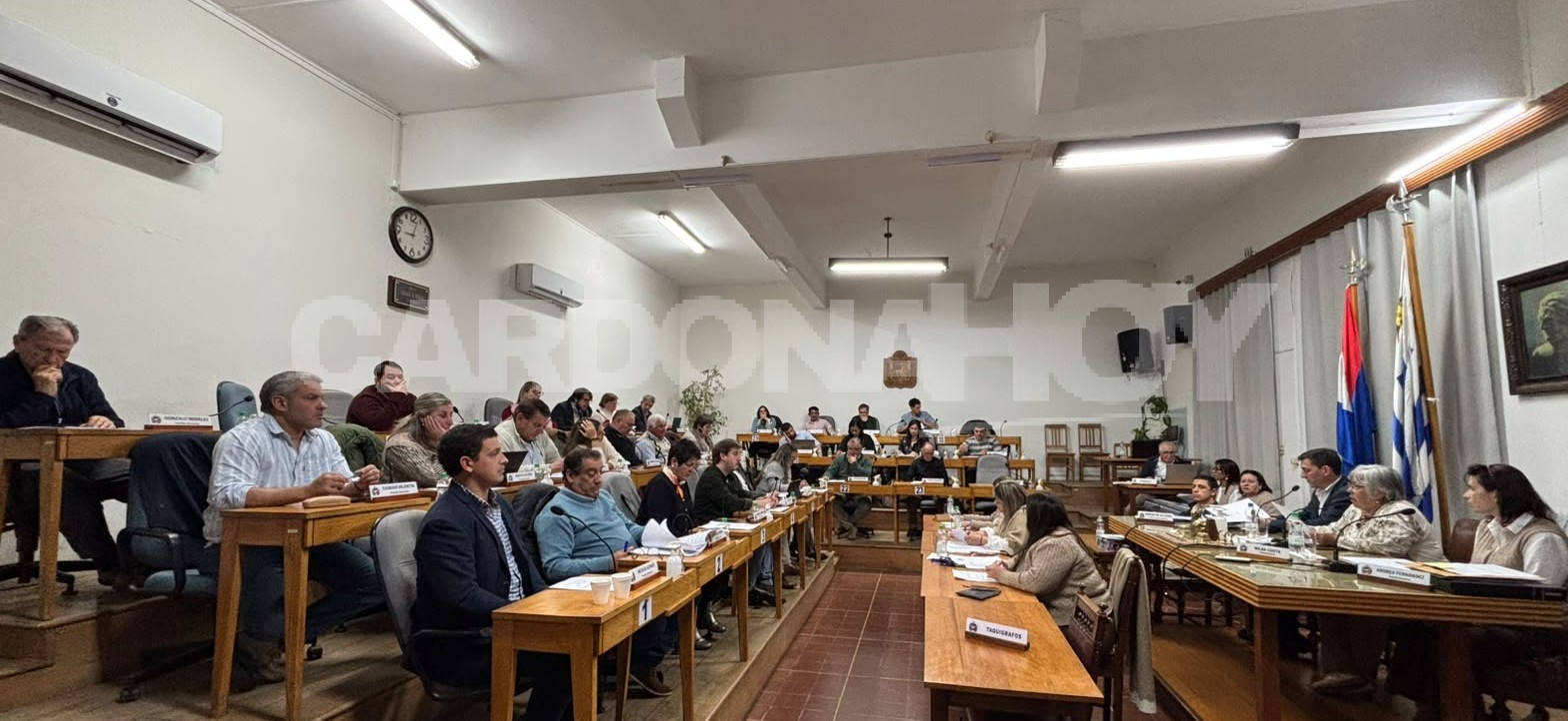 Junta Departamental de Soriano aprobó ocho expedientes con diferencias por la situación presupuestal de funcionarios municipales