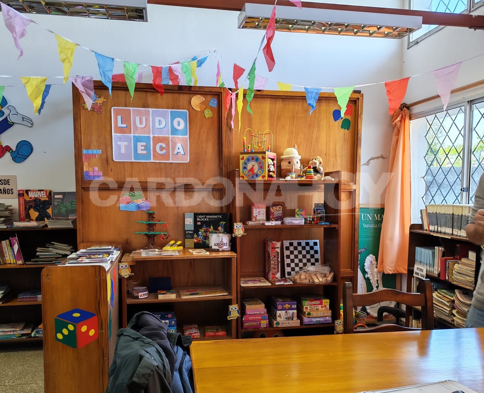 La Biblioteca de Cardona reinaugura su Ludoteca y realizará una suelta de libros este viernes