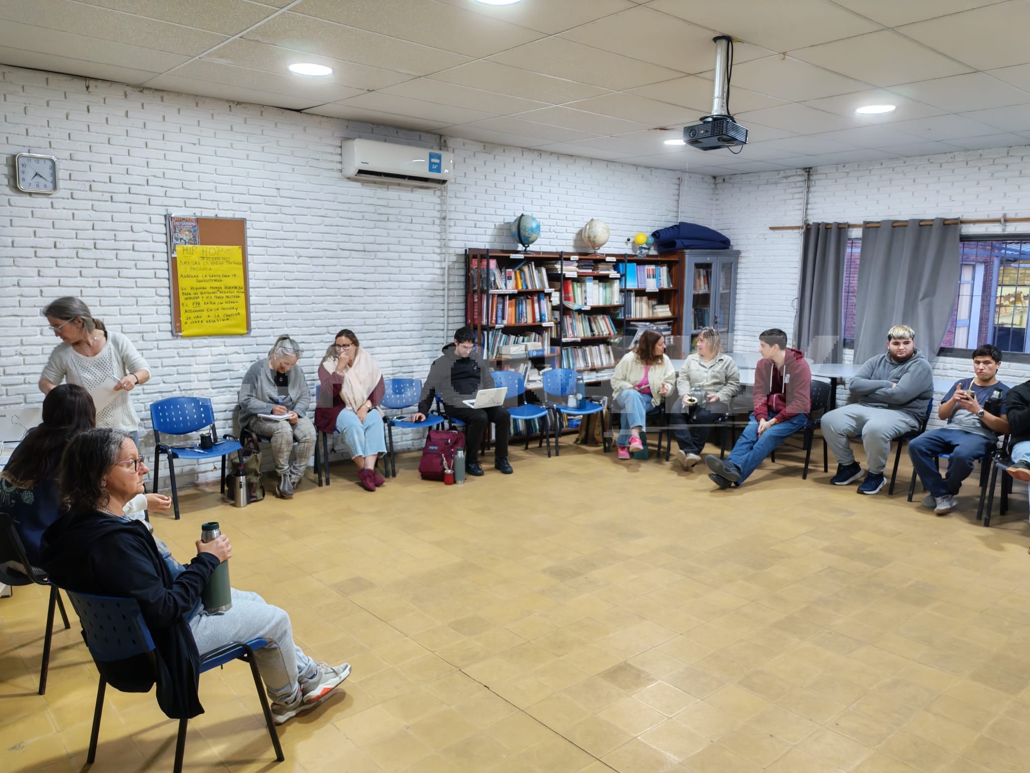 Veintena de participantes debatió sobre el futuro de la educación en Asamblea Territorial realizada en Cardona